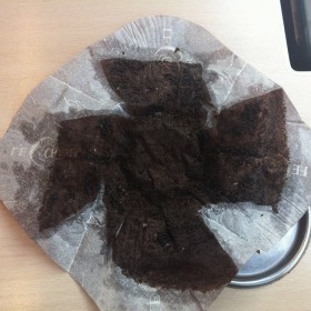 Wrapping of a (brown) muffin