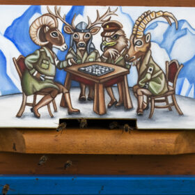Winter Idyll (painted beehive panel, alte slowenische Volkskunst)