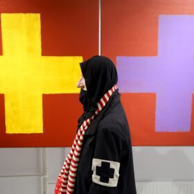 Nickyphor  against the background of the work of Justyna Luczaj; photo by Kacper Kaczorowski 